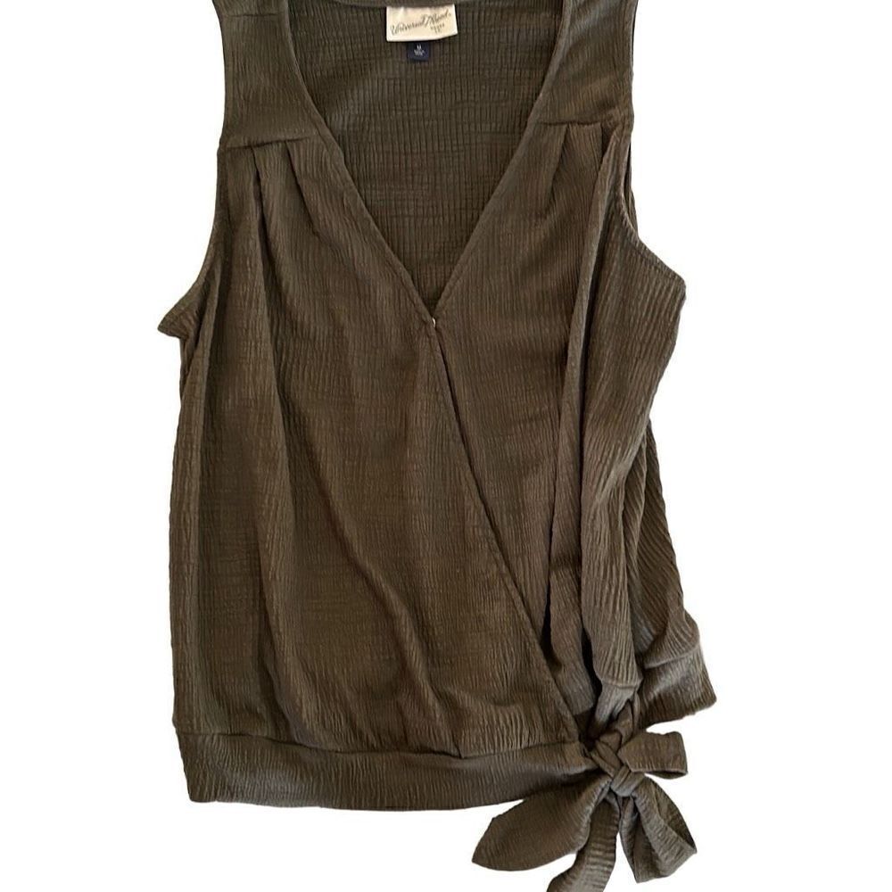Universal thread green tank. Size M